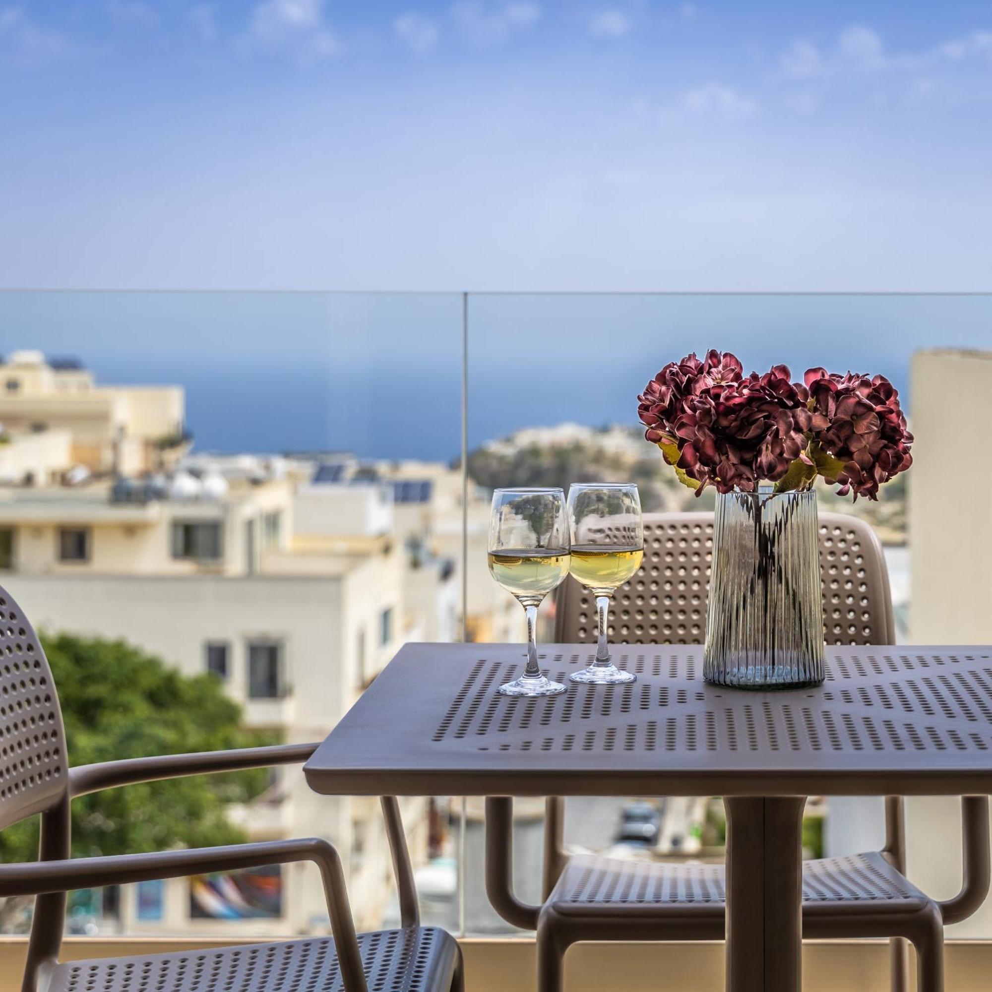 Fl5 Thelodge Amazing Views W Terrace By Homely เมลลิฮา ภายนอก รูปภาพ